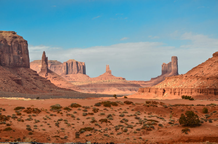 can you tour monument valley on your own