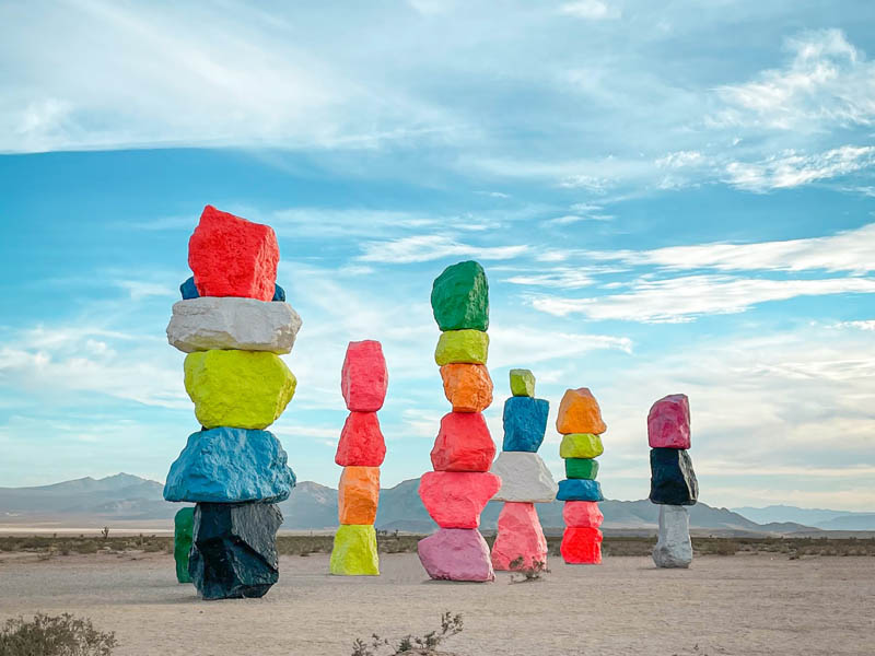 Vista de las Seven Magic Mountains