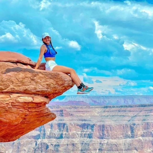 This shot by @kendall.amaya3 is one of our favorite photos of all time from the Grand Canyon West! Joining us on a Grand Canyon day tour? Ask your tour guide how to get this amazing shot for yourself!
.
.
.
.
#grandcanyon #grandcanyonwest #grandcanyonwestrim #grandcanyon #maxtourvegas #dontlookdown #arizona🌵 #lasvegastours #lasvegastograndcanyon #grandcanyontour