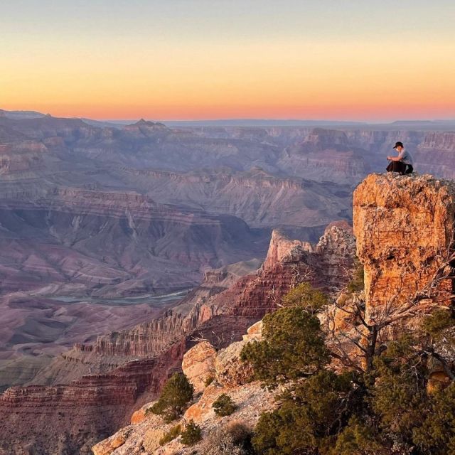 Our very own @tourguidecliff has been getting some fantastic shots of his guests during the 2 Day Grand Canyon Antelope Canyon Tour. This one was taken during sunset at Lipan Point.

.
.
.
.
.
#maxtourvegas #lipanpointgrandcanyon #grandcanyonnps #travelarizona🌵 #travelarizona #grandcanyonnationalpark #grandcanyonsouthrim #grandcanyonsunsets #grandcanyonsunset