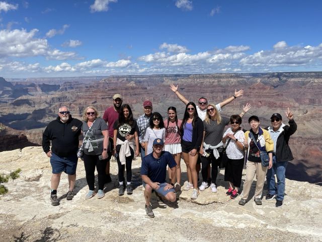 Capping off an AMAZING 3-day tour at the Grand Canyon! They came from California, Atlanta, Connecticut, and Greece to experience the best of the Southwest USA #maxtourvegas
