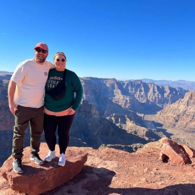 Our tours aren't just about sightseeing. They're about having fun and making memories that will last a lifetime!

🌟 Here at @maxtourvegas, we believe that our customers are at the heart of everything we do. That's why we strive to provide exceptional experiences, personalized attention, and warm hospitality on every tour. 🧡

Link in bio to book your tour 🙌

📷: @mrjlv
📷: @khadeeniam
📷: @tatiiiiox

#maxtourvegas #lasvegastours #smallgrouptours #grandcanyon #hooverdam #antelopecanyon #sevenmagicmountains #tourism #travel #adventure