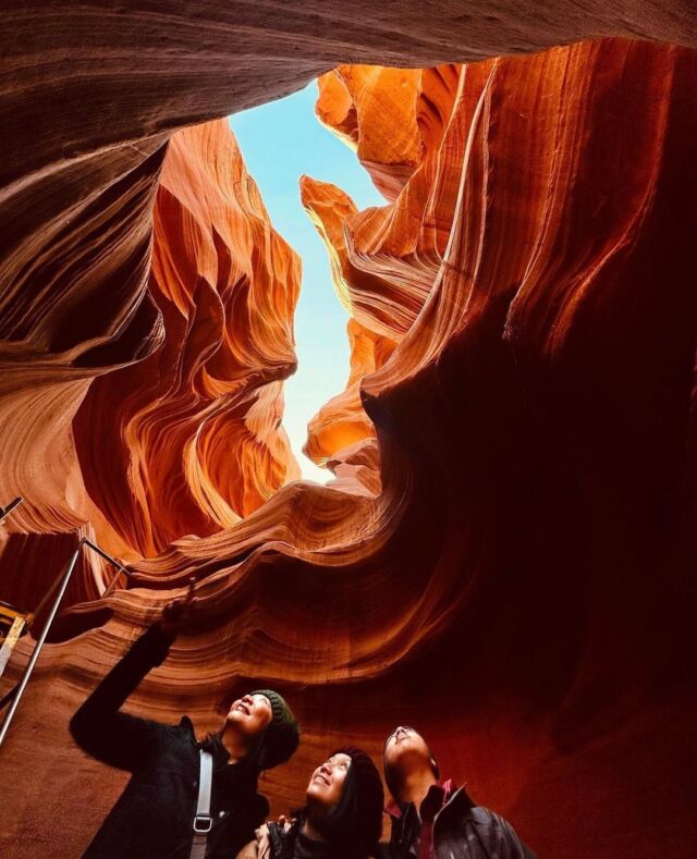 Mesmerized by the captivating beauty of Lower Antelope, where every turn reveals a new wonder 🏜️🤩 @missytam

#maxtourvegas#lowerantelopecanyon#kenstours
#AntelopeCanyon #PageArizona #SlotCanyon #CanyonMagic #NaturePhotography #TravelTribe #AdventureAwaits #Wanderlust #TravelDiaries #ExploreArizona #OutdoorAdventures #DiscoverEarth #EarthVisuals #NatureLovers #FriendsWhoTravel #GoExplore #TravelMoments #RoamThePlanet #LandscapesOfInstagram #NatureIsArt #LifeOfAdventure #ChasingLight #TravelInspiration #InstaTravel #BeautifulDestinations #TravelTogether